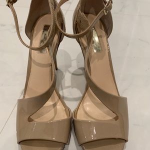 Jessica Simpson beige heels
